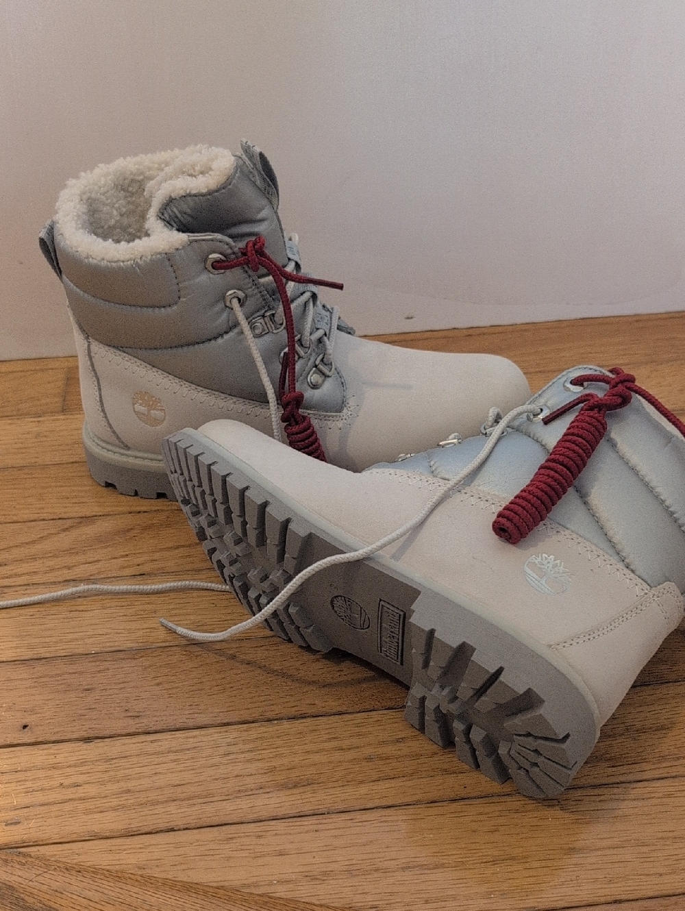 Women's Timberland Light Gray Shearling-Lined Winter Boots with Red Laces